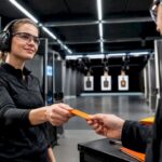 Anonyymi lahjakortti sisäampumaradalla luovutettuna