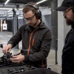 Dronen ennakkotarkastus valvotulla sisäampumaradalla